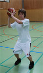 Einhändiger Pass beim Basketball Basketball Einhändiger Pass