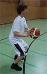 Bodenpass beim Basketball Basketball Bodenpass