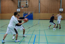 Basketballcamp: Passweg verteidigen Basketball Passweg