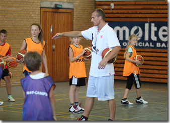 Basketballcamp Auto Basiccamps